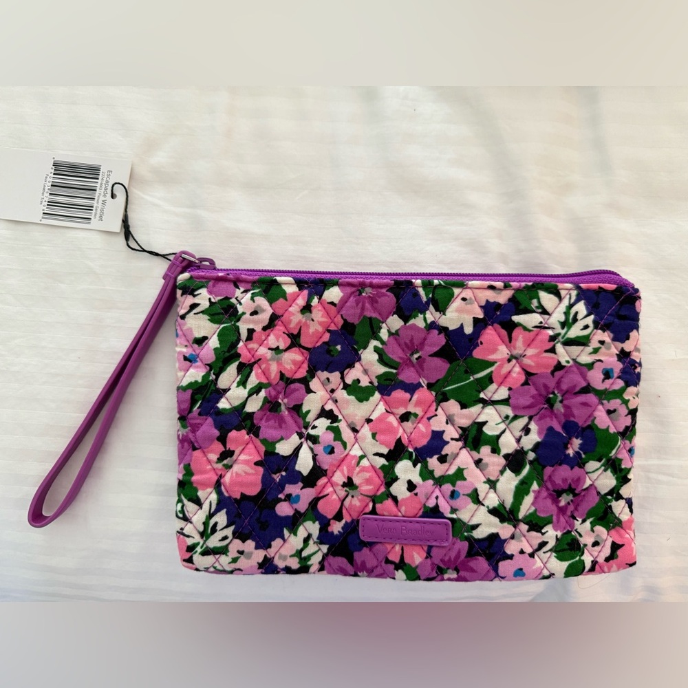 Vera Bradley “Flower Garden” Floral Quilted Wristlet. New with Tags.
